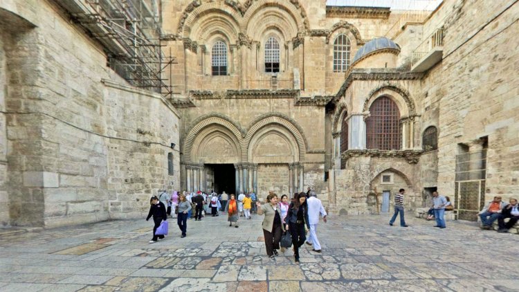 Church of the Holy Sepulchre Entry