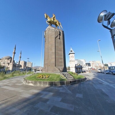 Republic Square (Day)
