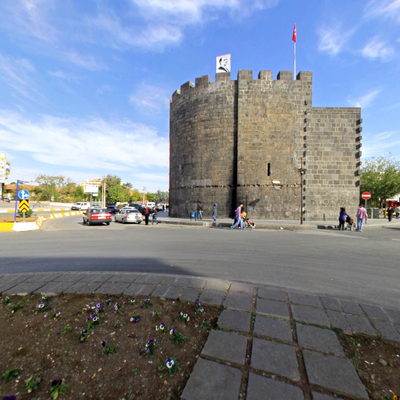 Elazığ Kapısı Yan