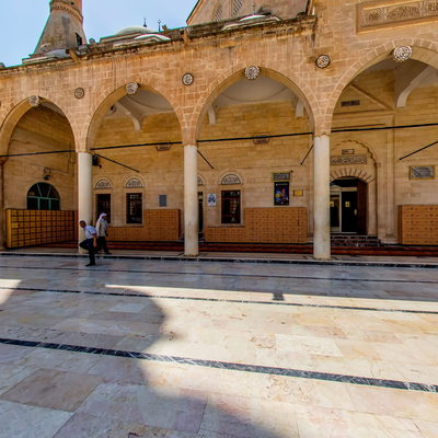 Rizvaniye Camii Bahçesi