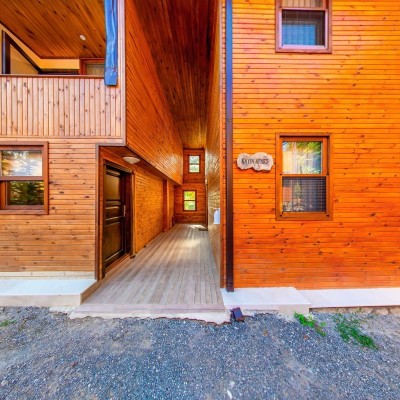 Beech Apartment (Path)