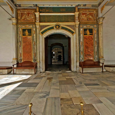 Bâbüssaâde (Saadet Kapısı)