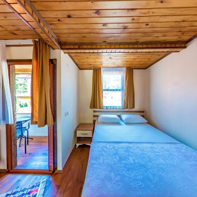 Oak Apartment (Bedroom)