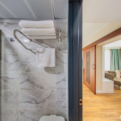 Oda Suit Banyo (Doğu)