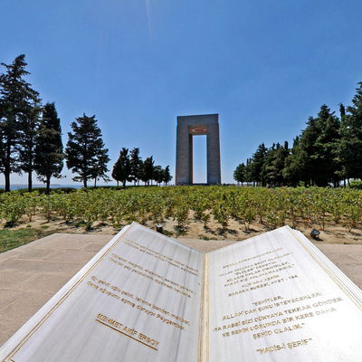 Canakkale Martyrs Monument Soldiers