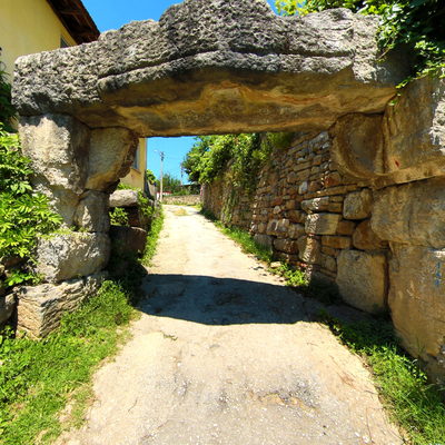 Konuralp Horse Gate