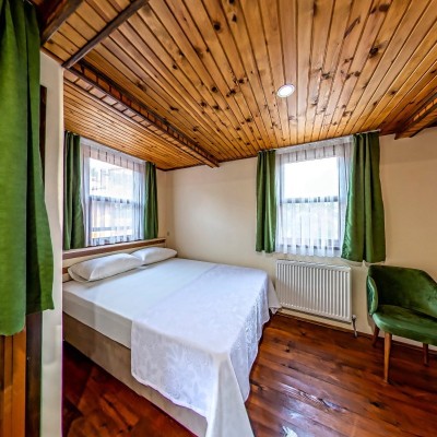 Walnut Apartment (Bedroom)