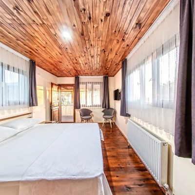 Cedar Apartment (Bedroom 3)