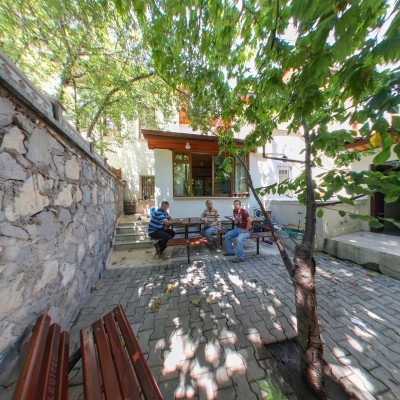 Arka Bahçe