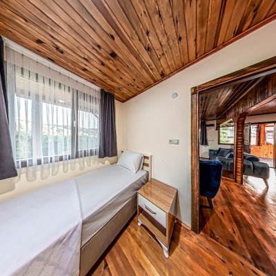 Cedar Apartment (Bedroom 2)